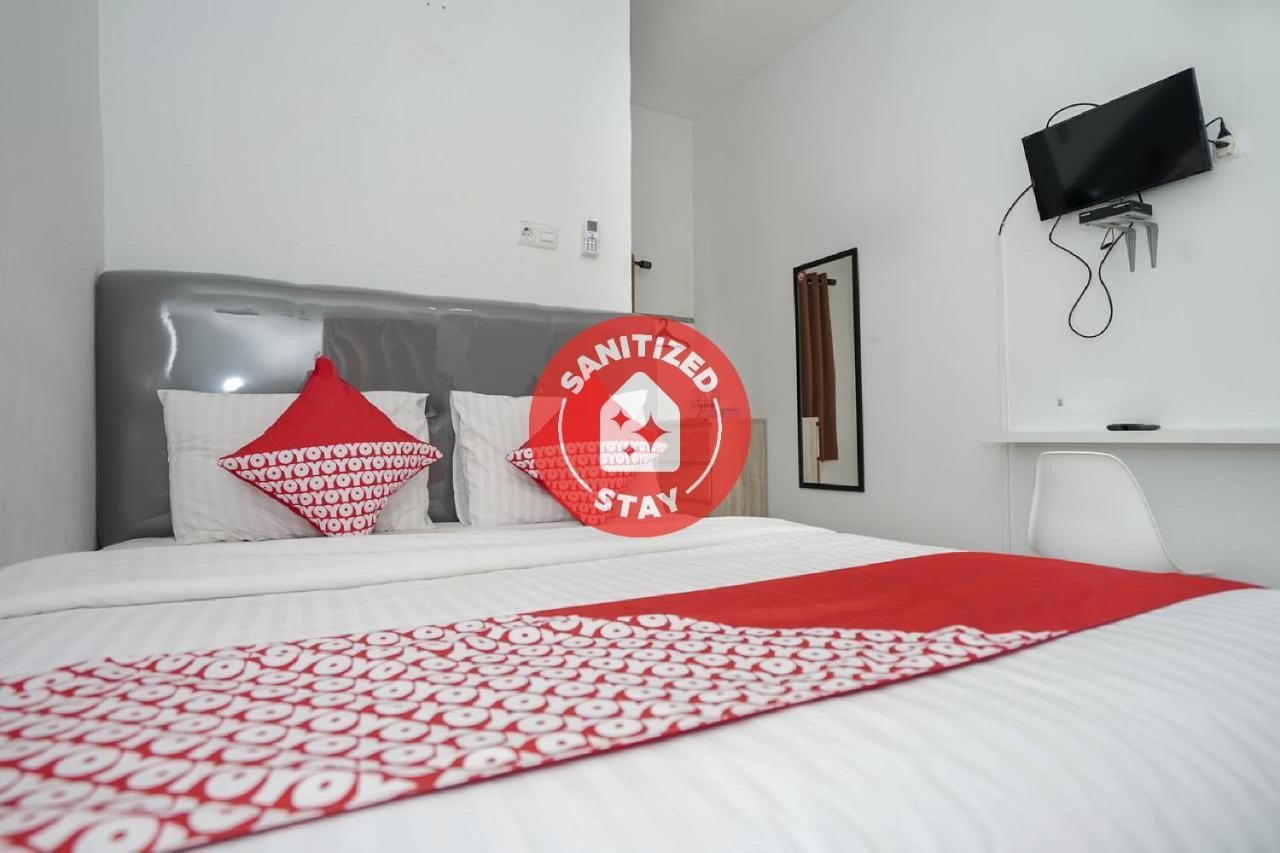 Oyo 183 The Pipe House Hotel Palembang Kültér fotó