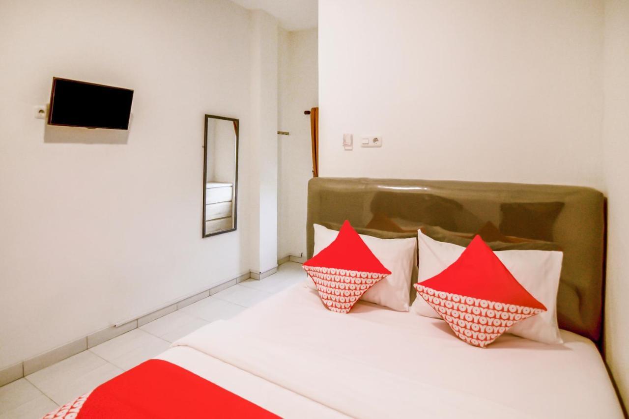 Oyo 183 The Pipe House Hotel Palembang Kültér fotó
