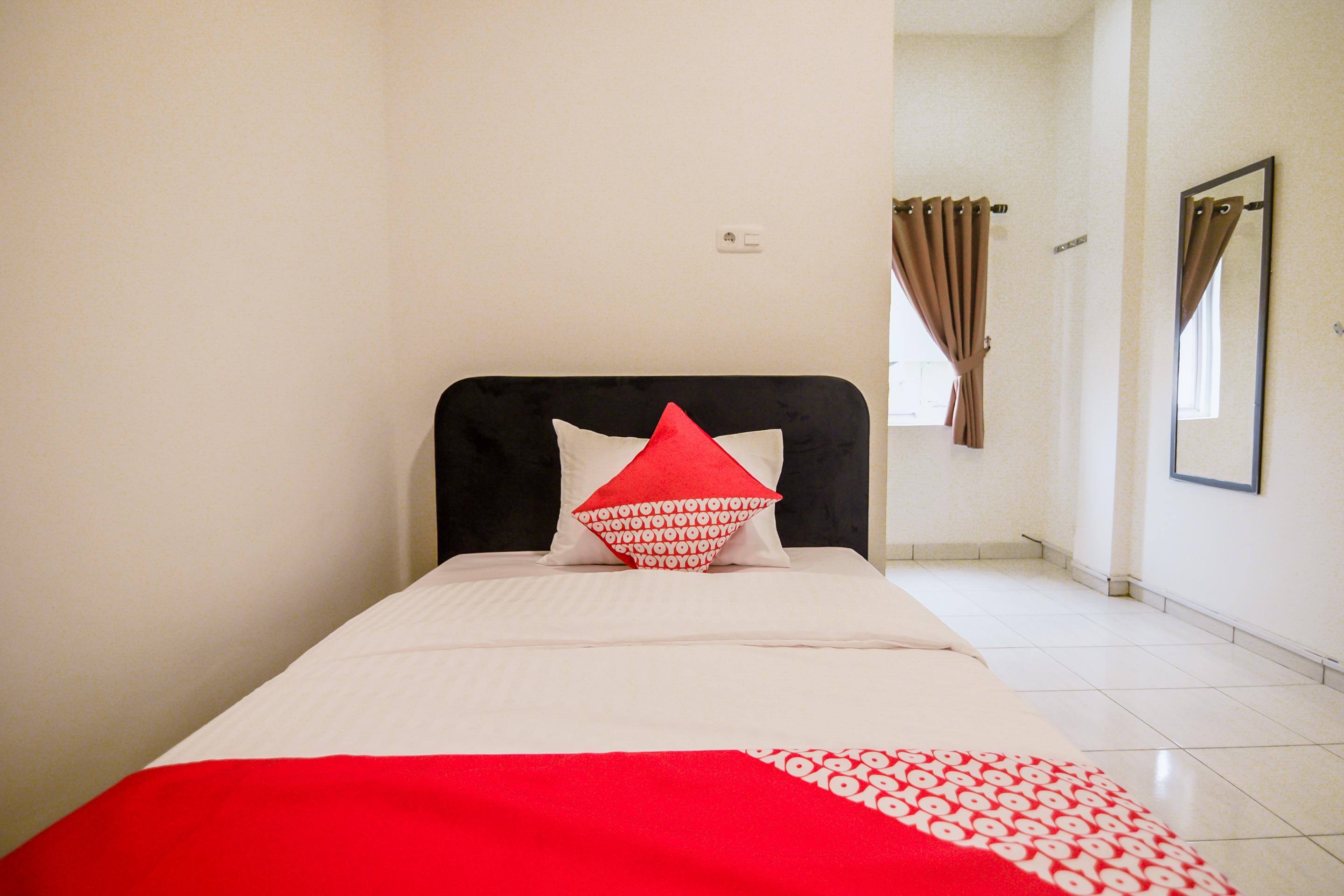 Oyo 183 The Pipe House Hotel Palembang Kültér fotó