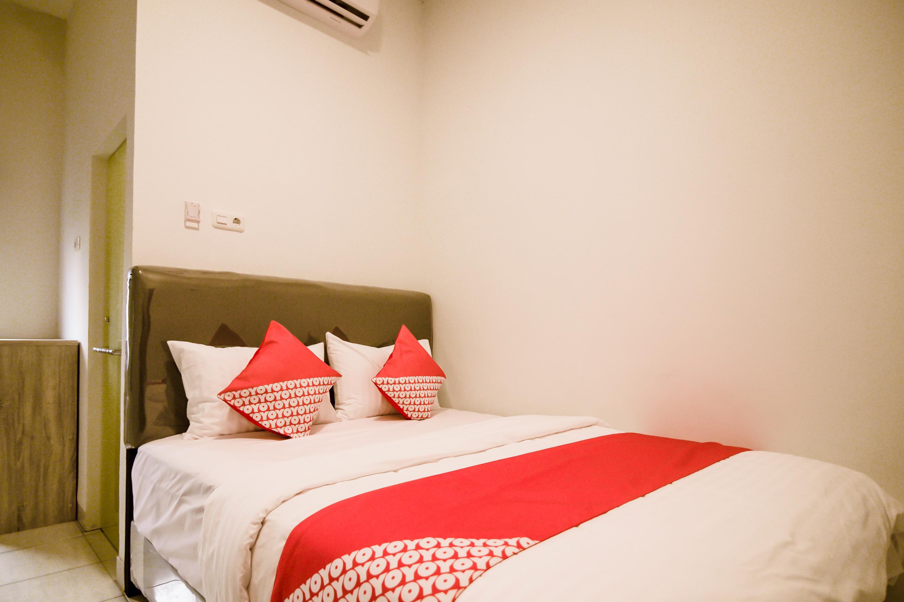 Oyo 183 The Pipe House Hotel Palembang Kültér fotó