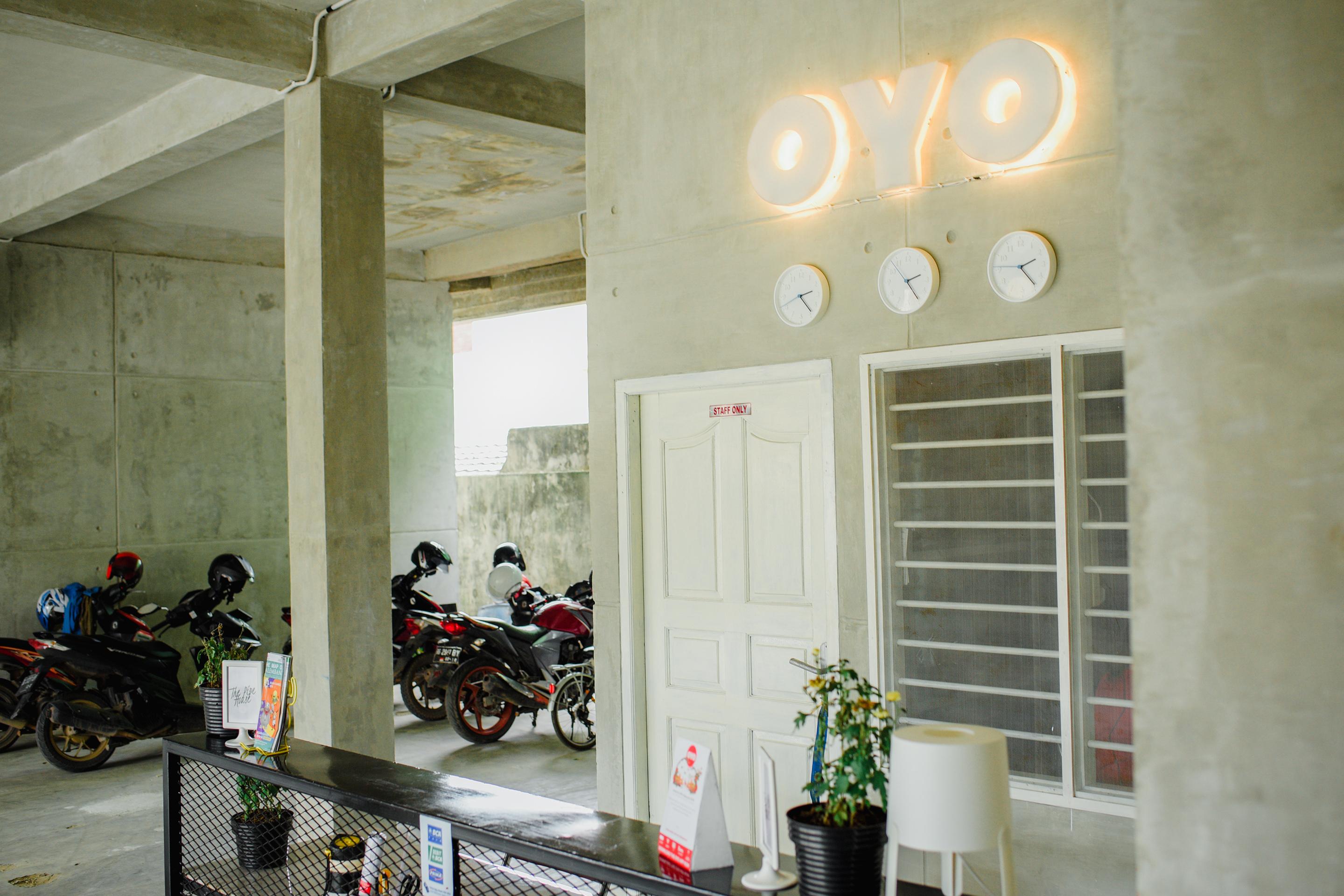 Oyo 183 The Pipe House Hotel Palembang Kültér fotó
