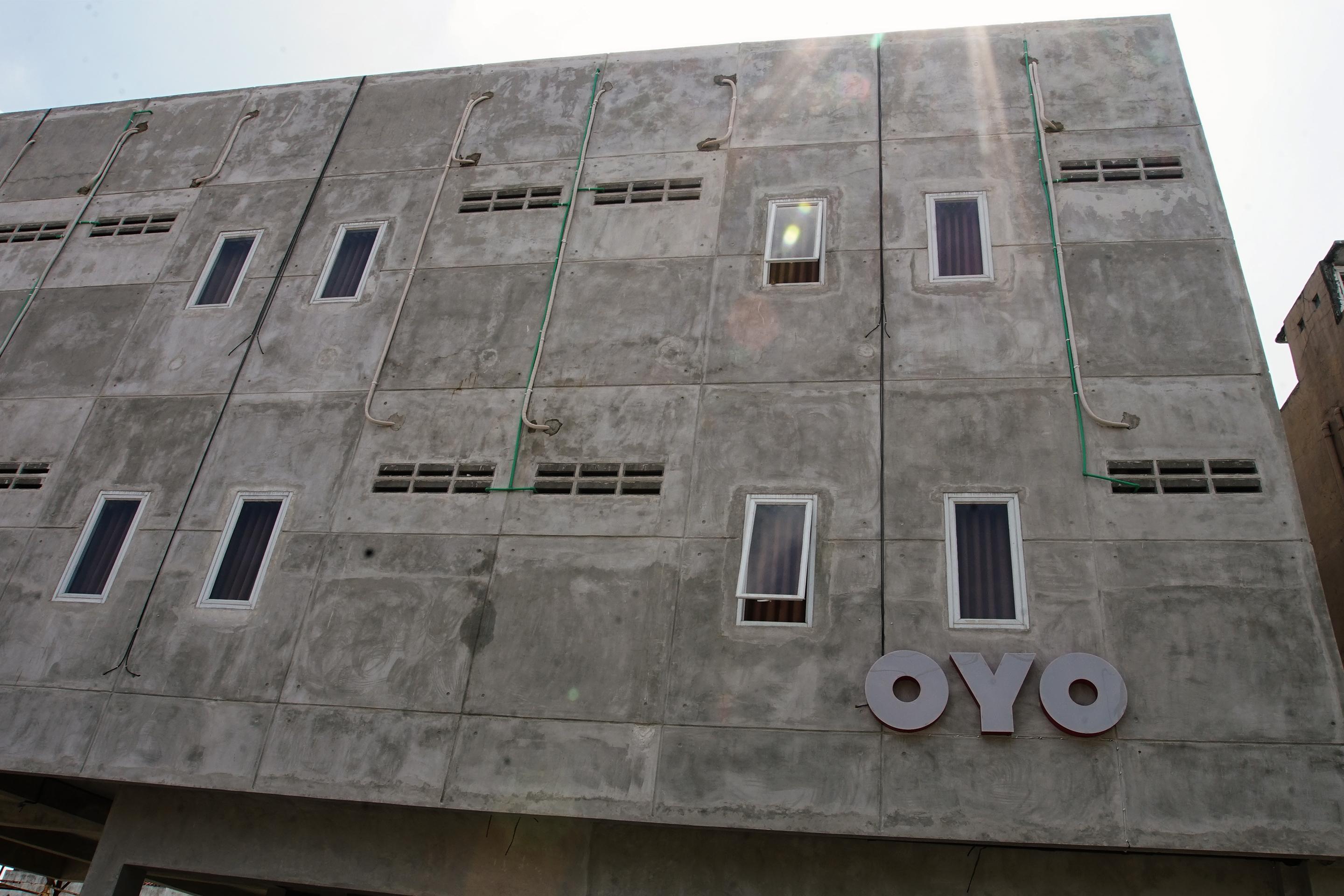 Oyo 183 The Pipe House Hotel Palembang Kültér fotó