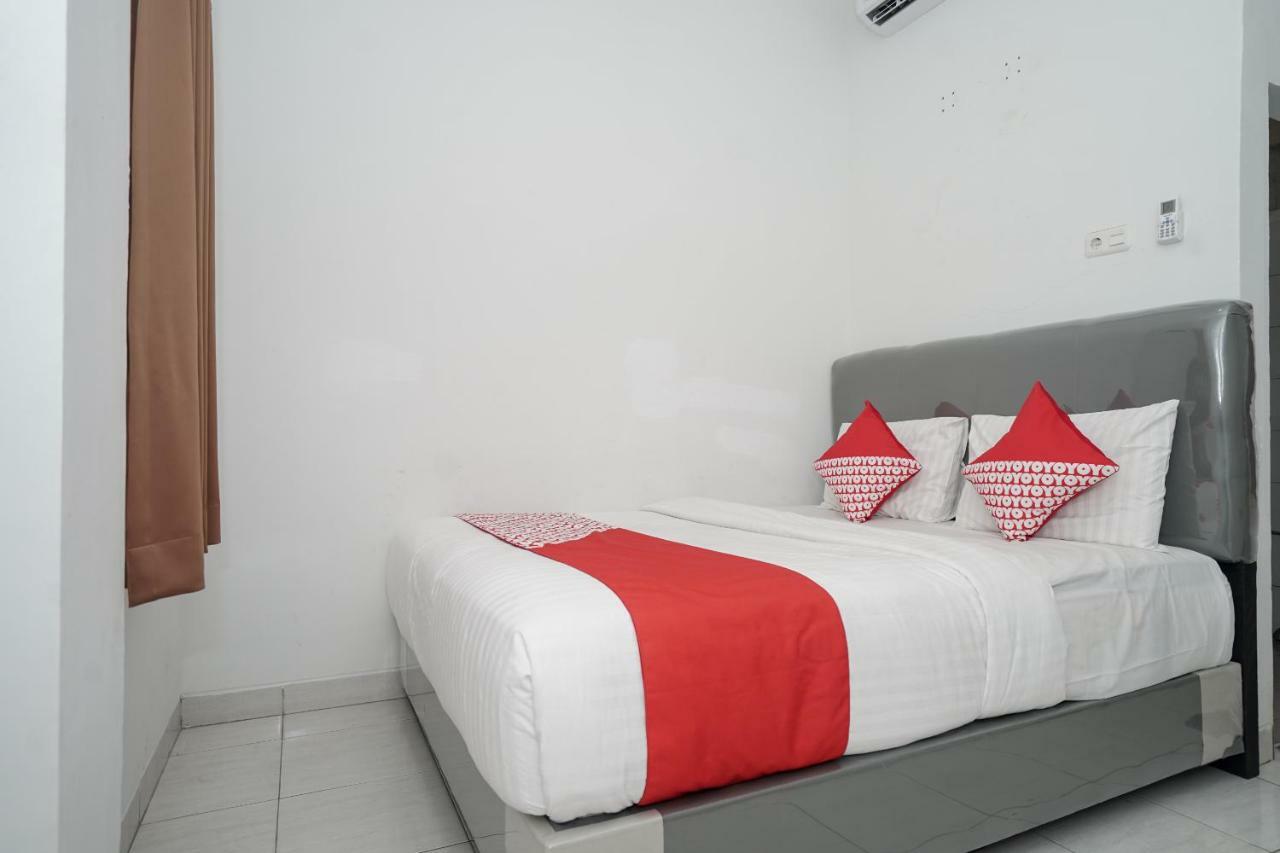 Oyo 183 The Pipe House Hotel Palembang Kültér fotó